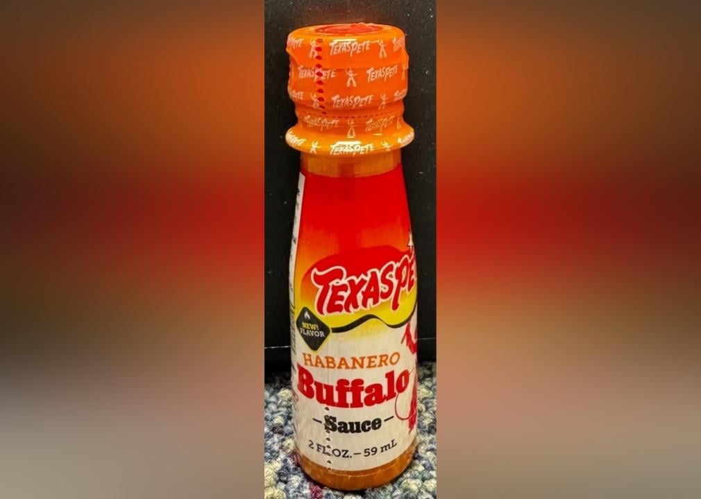 Habanero buffalo sauce Bottle of Texas Pete Habanero Buffalo Sauce.
