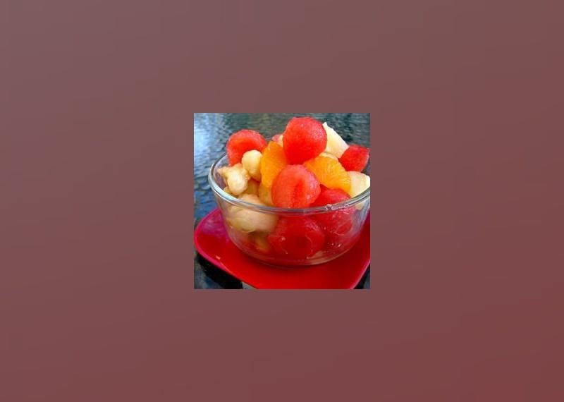 Follow @kalejunkie for more! ULTIMATE FRUIT SALAD! Fruit salads are my  favorite for any bbq—but THIS fruit salad is the best. For one, we don't  have any bananas in here, which—in my