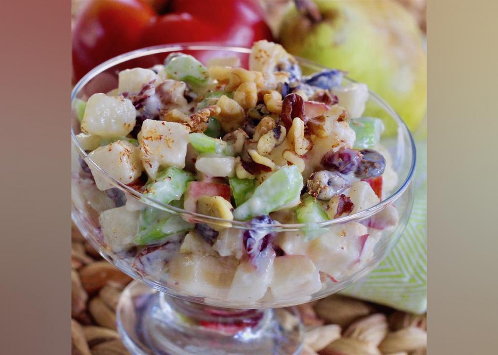 Follow @kalejunkie for more! ULTIMATE FRUIT SALAD! Fruit salads are my  favorite for any bbq—but THIS fruit salad is the best. For one, we don't  have any bananas in here, which—in my