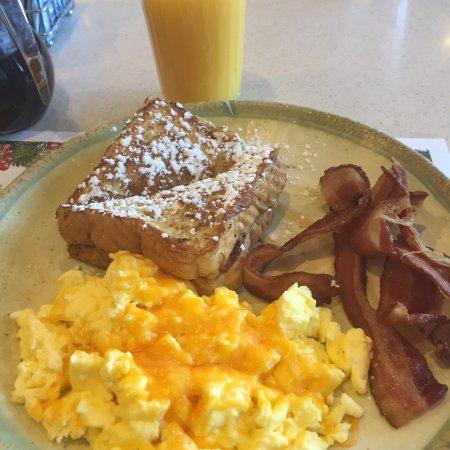 #2. Chris' Pancake & Dining
