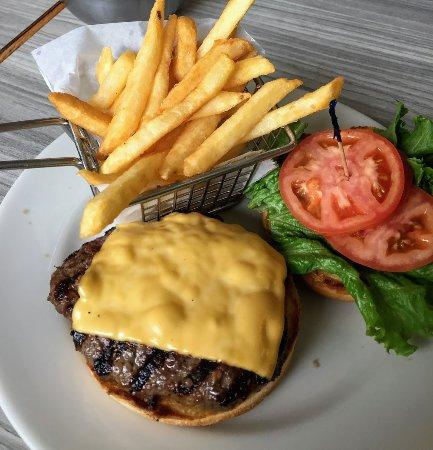 #15. Mr. Theos Restaurant & Lounge