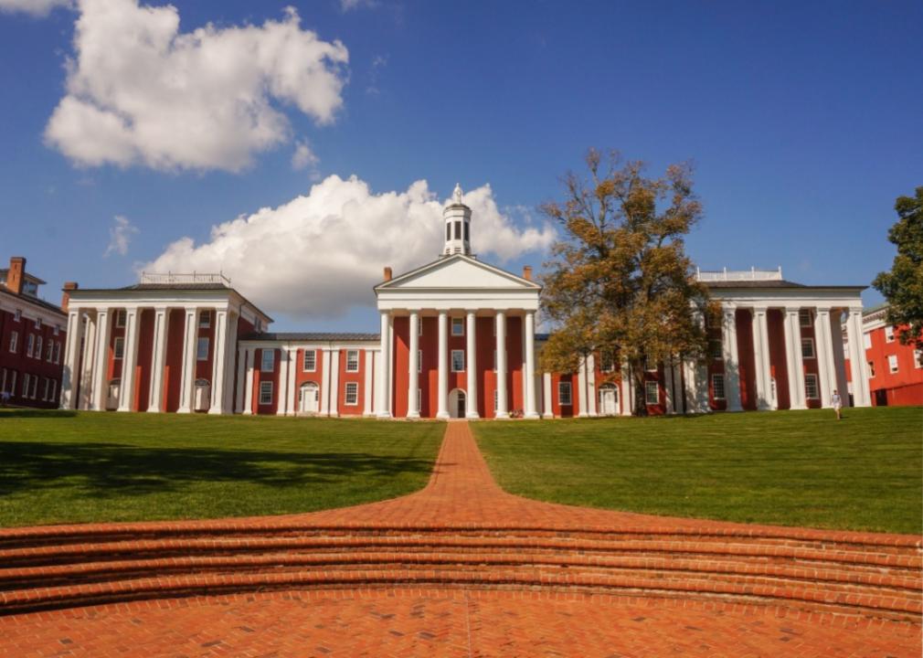 #28. Washington and Lee University Washington Hall at Washington and Lee University.
