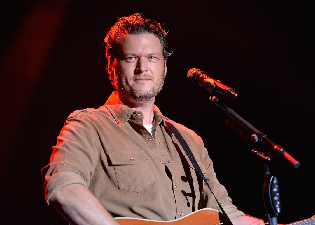 Singer Blake Shelton performs onstage during day 1 of the Big Barrel Country Music Festival on June 26, 2015 in Dover, Delaware.