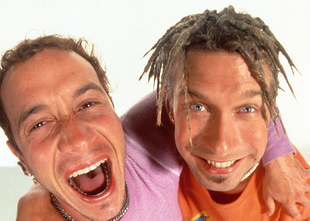 Actors Stephen Baldwin and Pauly Shore looking up and smiling in a scene from the 1996 film 'Bio-Dome.'