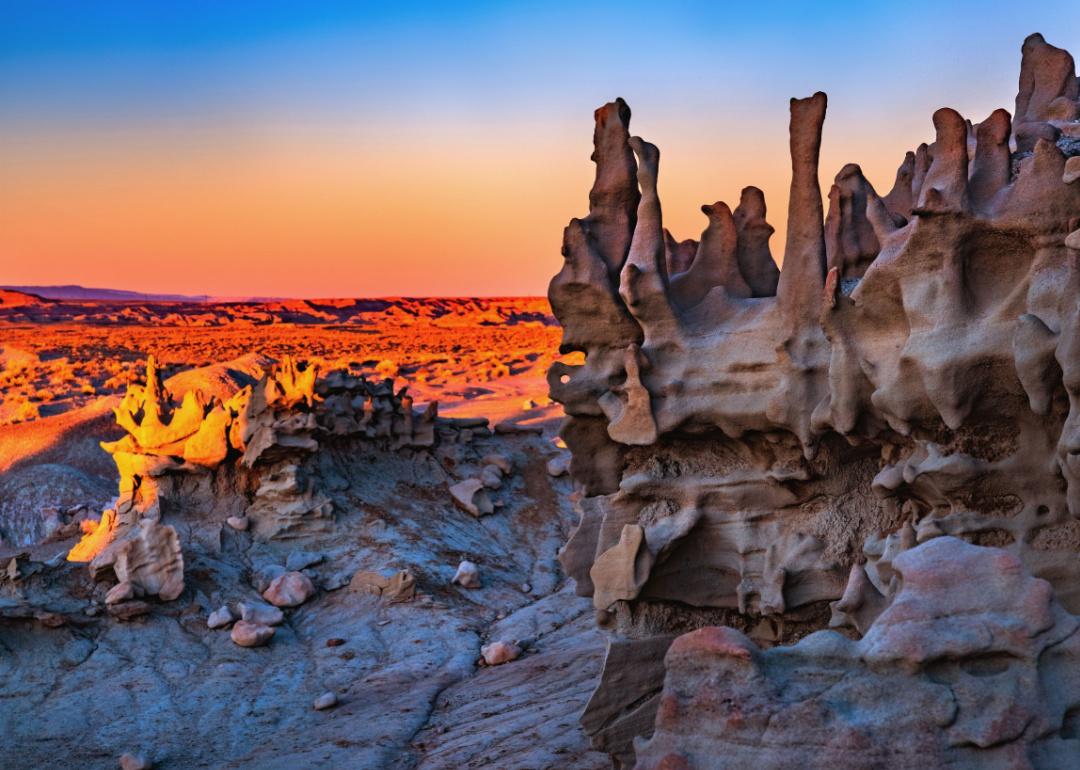 Sunset on the unique quartzose and gilsonite formations of Fantasy Canyon, a tiny geological wonder made of wind and water erosion located near Vernal in northeastern Utah.