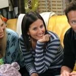 Lisa Kudrow, Courteney Cox Arquette, and Matthew Perry during one of their last episodes of 'Friends.'