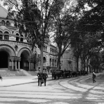 College Street and Osborn Hall, Yale University, between 1900 and 1906. 