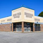 An empty small business establishment that closed during the 2020 pandemic.