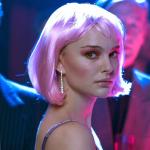 Actor Natalie Portman in a pink wig in 'Closer.'