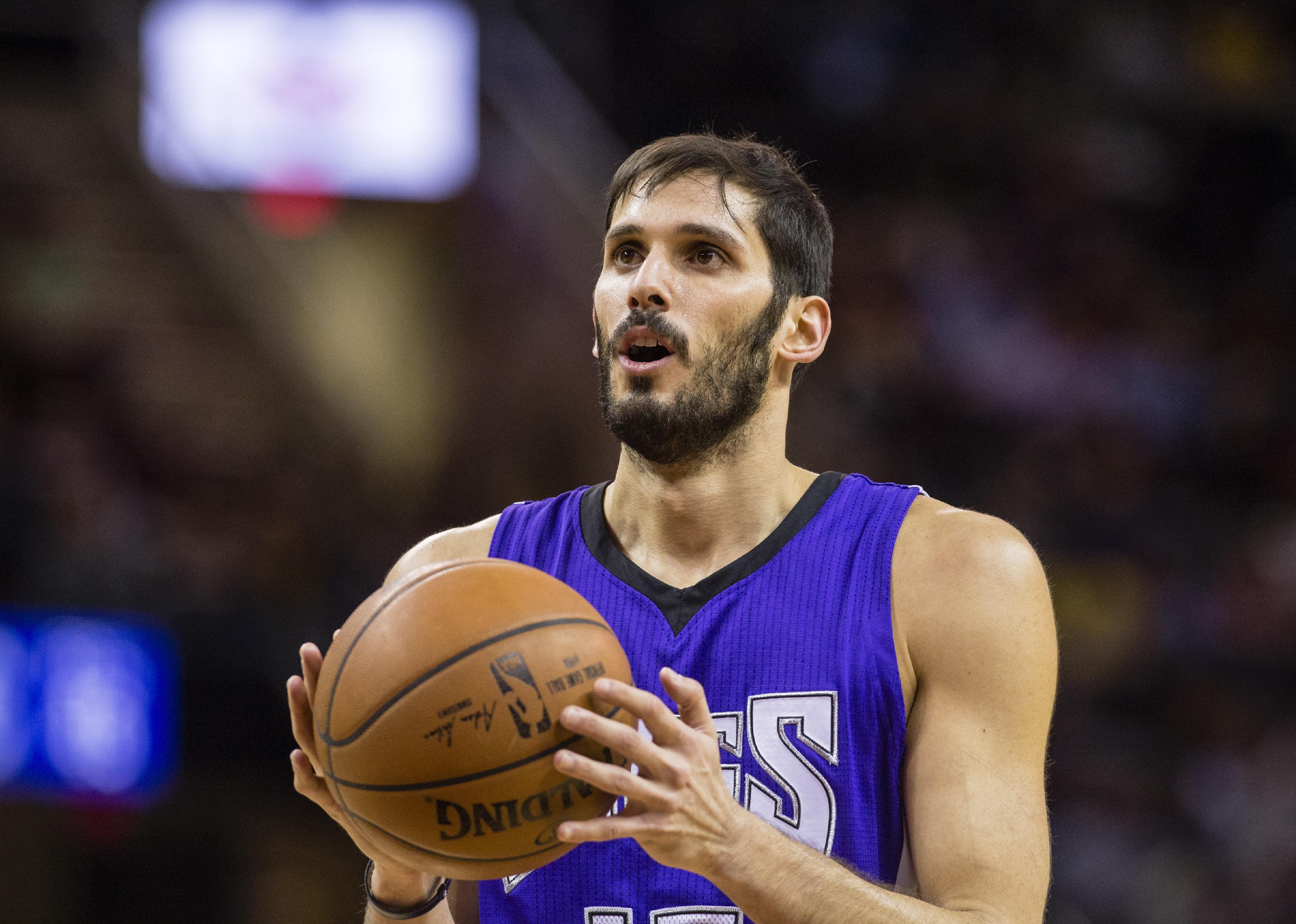 Omri Casspi of the Sacramento Kings shoots from the free throw line .