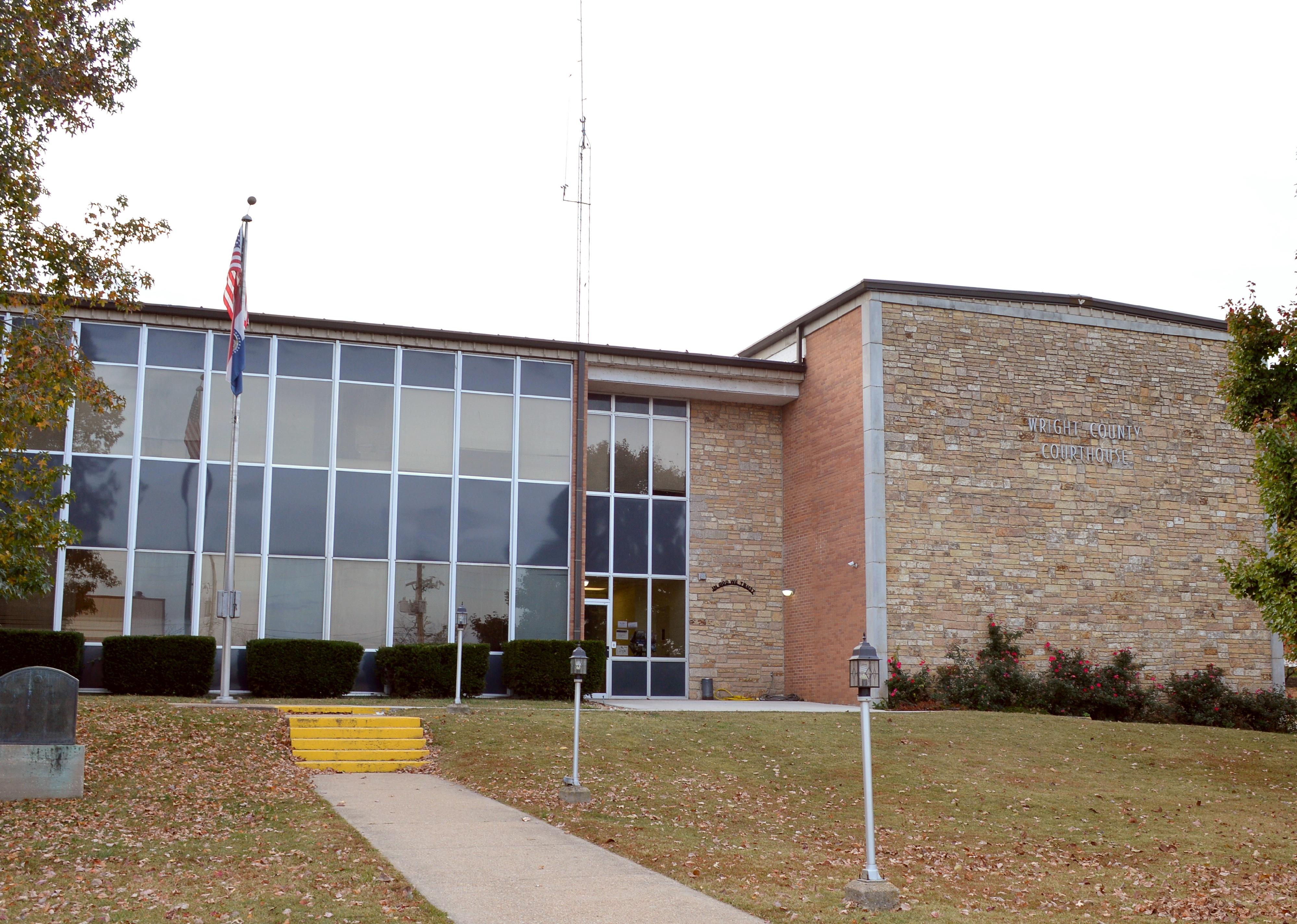 Randolph County Missouri Busted Newspaper 72 - 2tl31n4