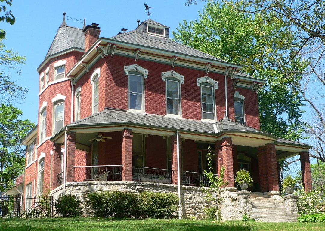 Kansas Has 2 Billionaires, See Who They Are Stacker