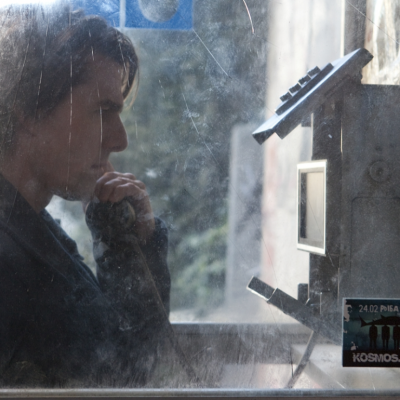 Tom Cruise on pay phone in ‘Mission: Impossible -- Ghost Protocol'