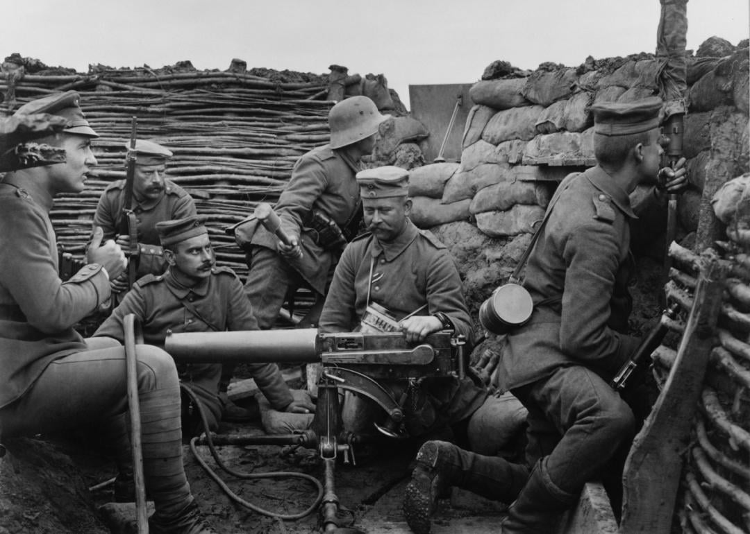 German World War I soldiers with machine guns 40 meters from the British trenches in 1916.