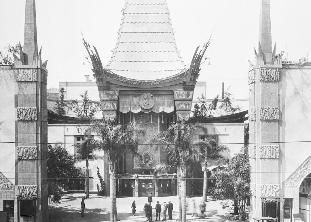 The forecourt of Grauman's Chinese Theatre in 1927.