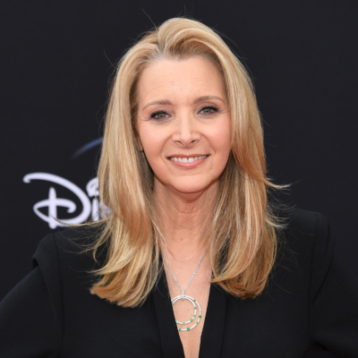  Lisa Kudrow attends the premiere of Disney's "Better Nate Than Ever" at El Capitan Theatre on March 15, 2022 in Los Angeles, California. 