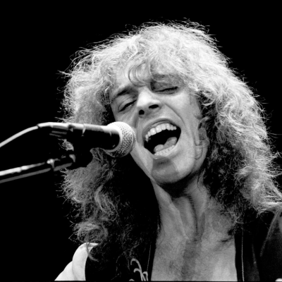 Musician Peter Frampton performs in concert at the Forum, December 7, 1976 in Inglewood, California.