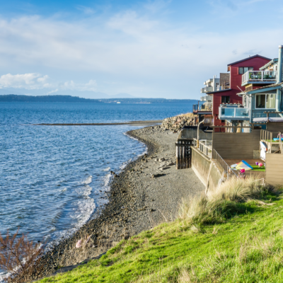 A row of houses along the waterfront in West Seattle