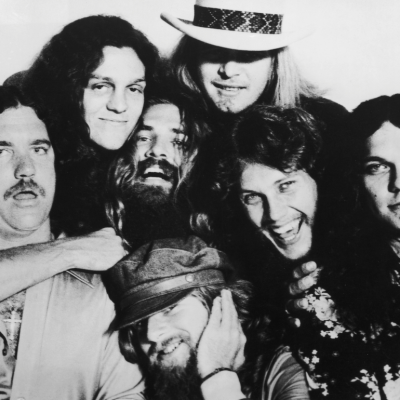 American southern rock band Lynyrd Skynyrd, circa 1976. Left to right: Billy Powell, Allen Collins, Artimus Pyle, Leon Wilkeson, Ronnie Van Zant, Steve Gaines and Gary Rossington.