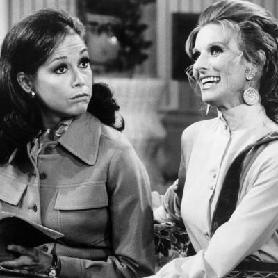 Actors Mary Tyler Moore as Mary Richards and Cloris Leachman as Phyllis Lindstrom onan October 1971 episode of 'The Mary Tyler Moore Show.'