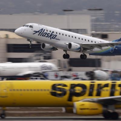 An Alaska Airlines Embraer E175 operated by SkyWest Airlines departs Los Angeles International Airport on Sept. 19, 2024.