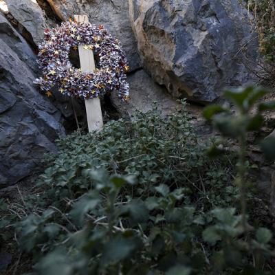 A wreath is placed at the Nutty Putty cave.