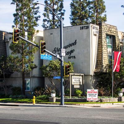 A view from the street of a residential urban housing area in Los Angeles, California.
