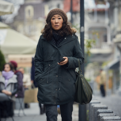 Eve Polastri (Sandra Oh) walking through a crowded street