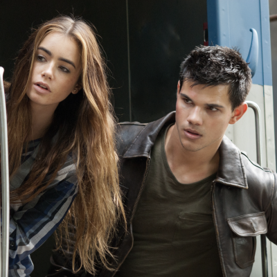 Taylor Lautner and Lily Collins in Abduction