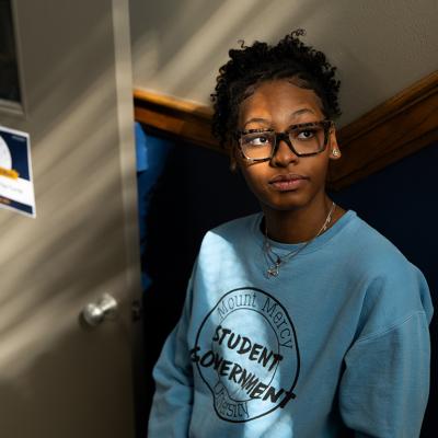 Photograph of a Mount Mercy University student.