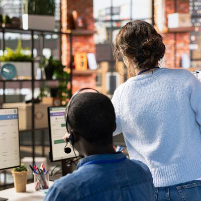 A manager assisting agents during customer calls in a CSM (Customer Service Management) system.