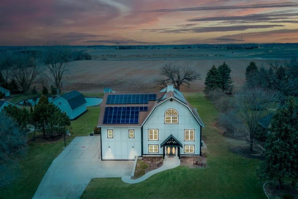 9439 Corneils Rd., Bristol, Illinois 60512