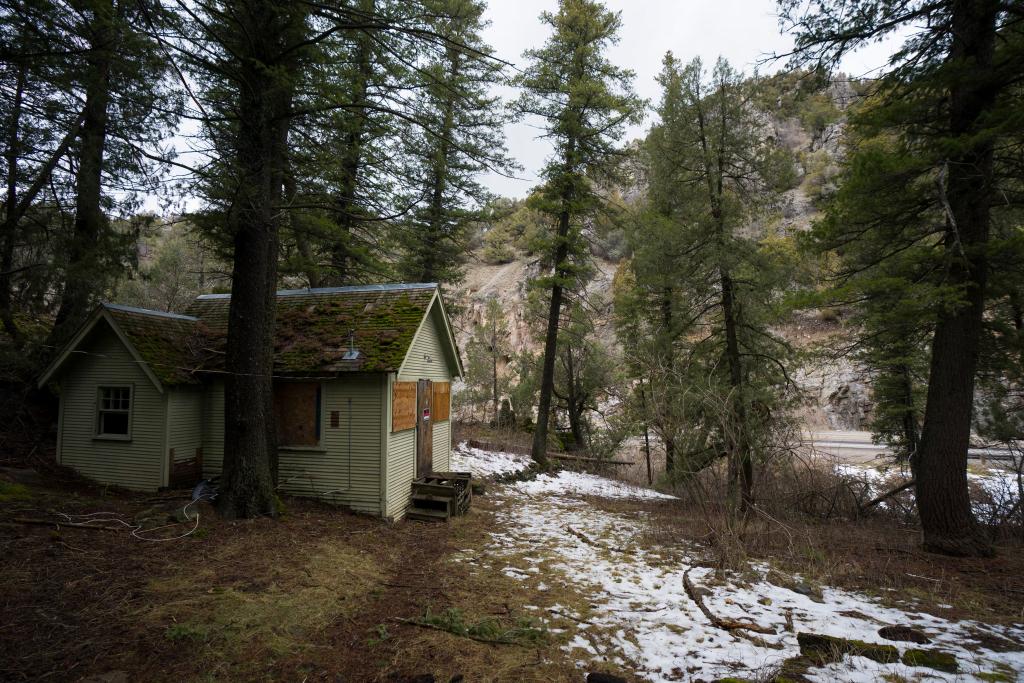 An abandoned building at what was once St. Ann's Retreat.