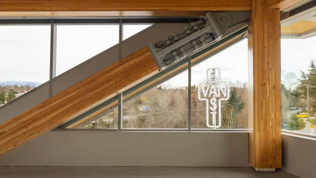 Dampers absorb the seismic energy of earthquakes, stabilizing the Hive.