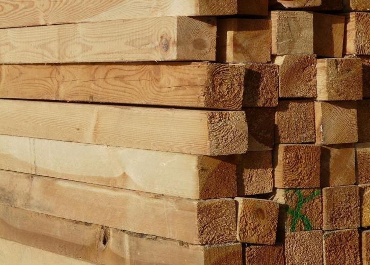 How Much Water It Takes To Create 30 Common Items | Stacker