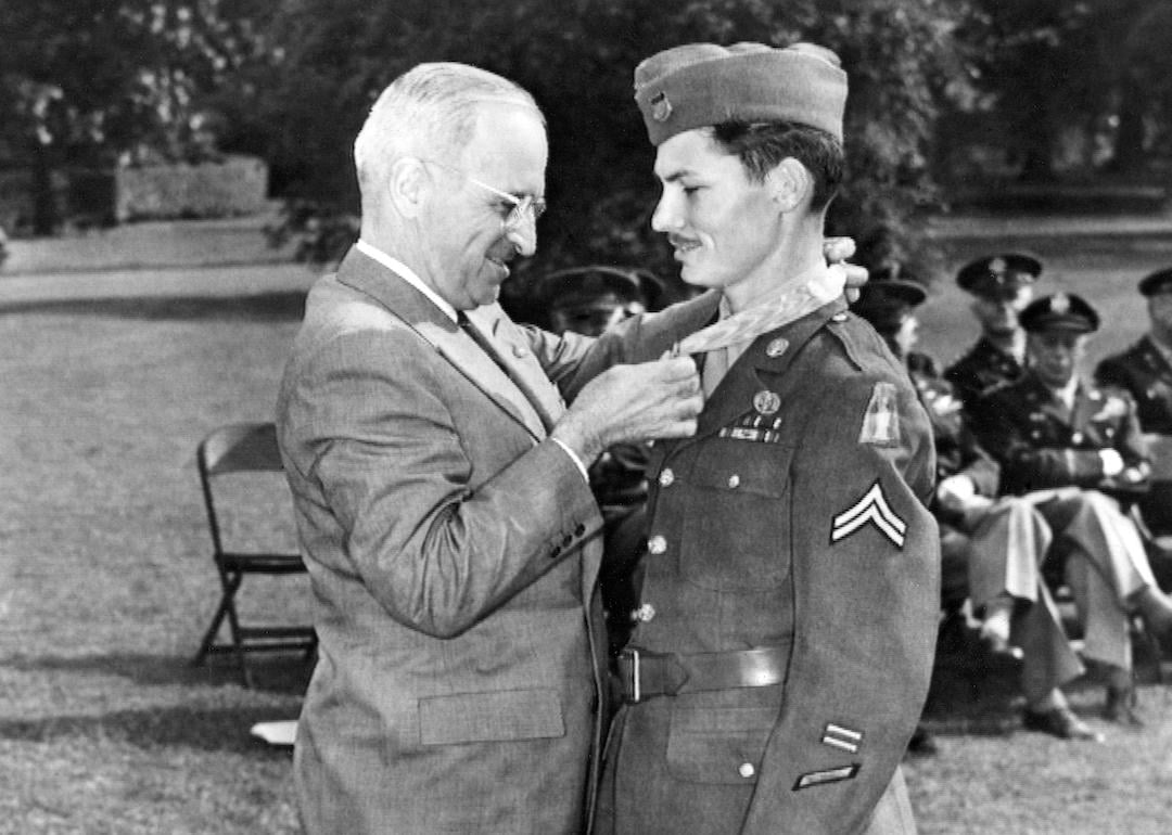 President Truman presents the Medal of Honor to Desmond T. Doss in 1945.