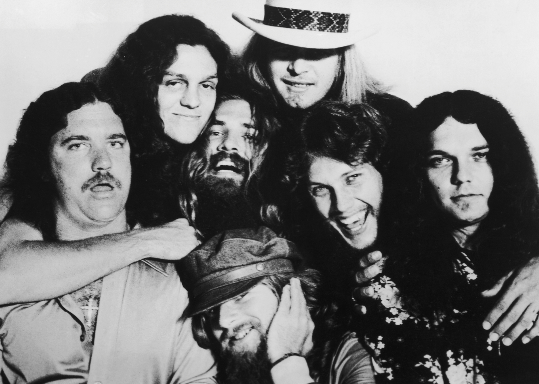 American southern rock band Lynyrd Skynyrd, circa 1976. Left to right: Billy Powell, Allen Collins, Artimus Pyle, Leon Wilkeson, Ronnie Van Zant, Steve Gaines and Gary Rossington.