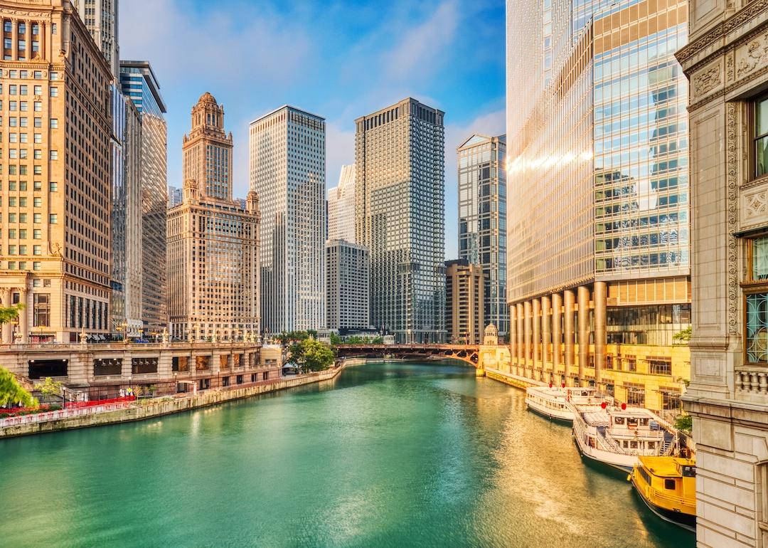 Chicago River running through downtown Chicago at sunrise.