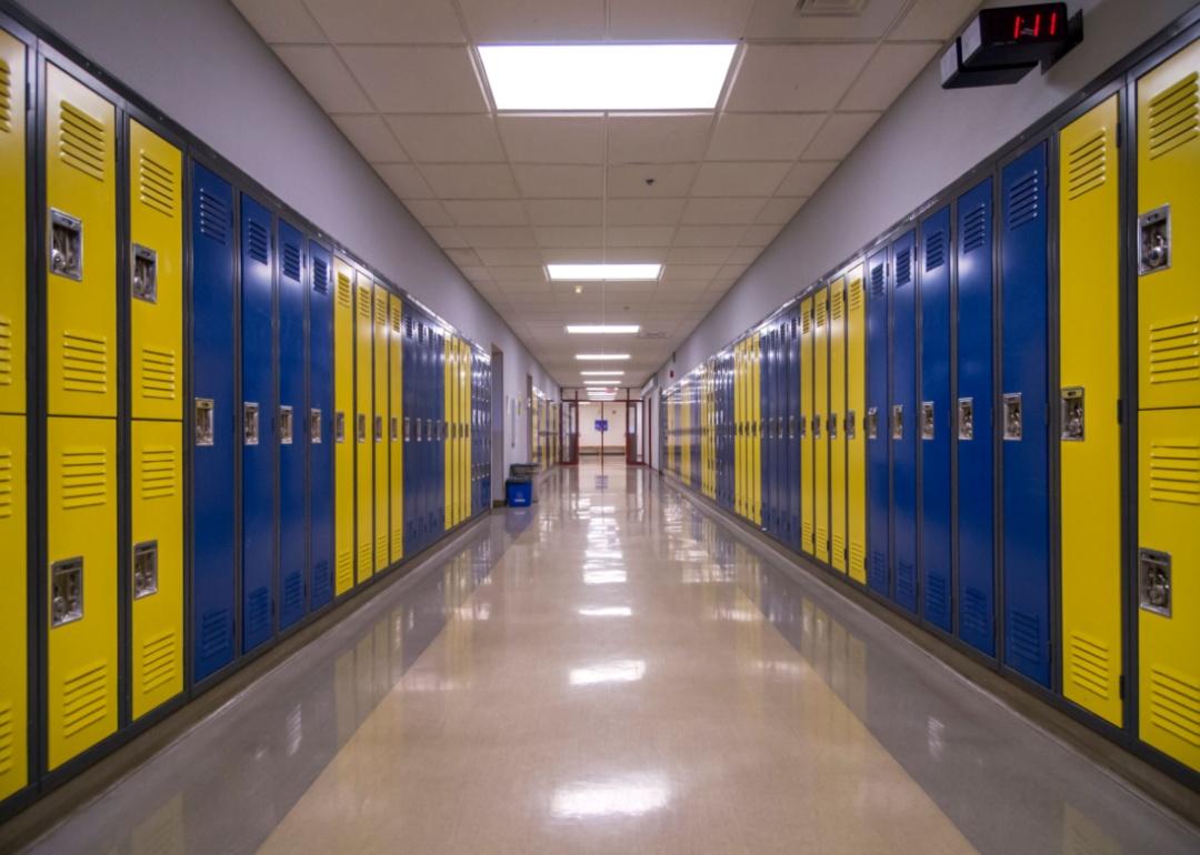 An empty hallway of lockers.