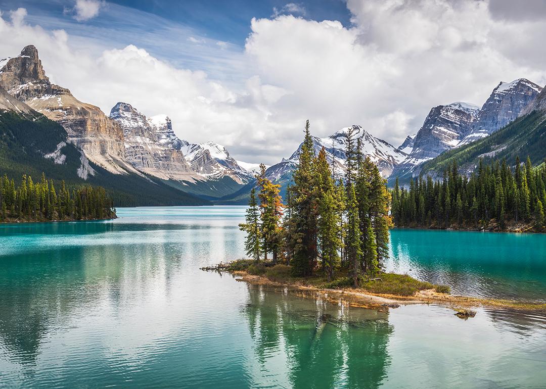 A view of the Spirit Island of Maligne Lake in Jasper National Park of Alberta, Canada.