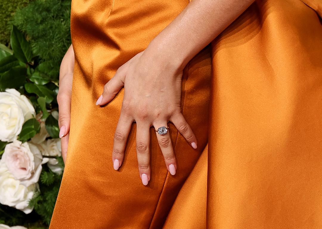 Zendaya's engagement ring during the Golden Globe Awards 2025.