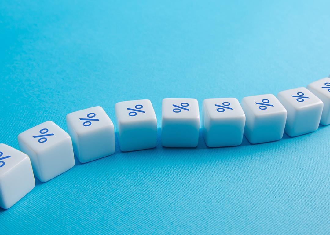 A chain of blocks with the percentage symbol.