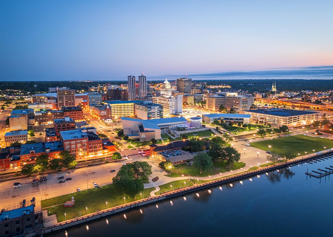 A skyline photo of Peoria, Illinois, USA at dusk.