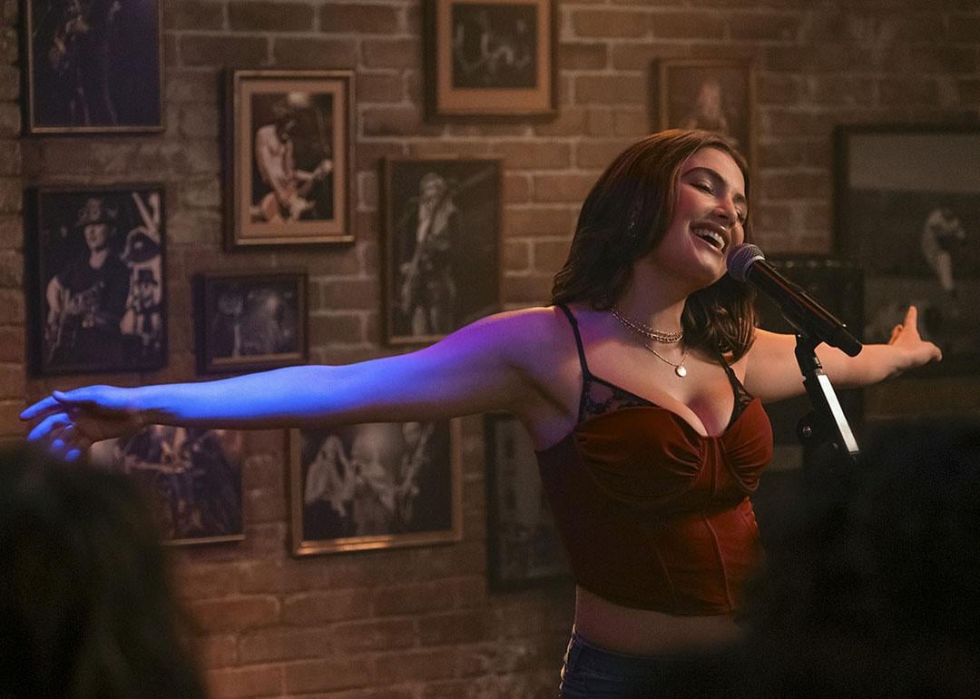 Hannah Wells (Ella Bright) in OFF CAMPUS. 