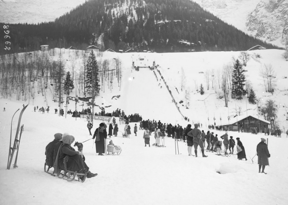 25 Vintage Photos of First Winter Olympic Games | Stacker