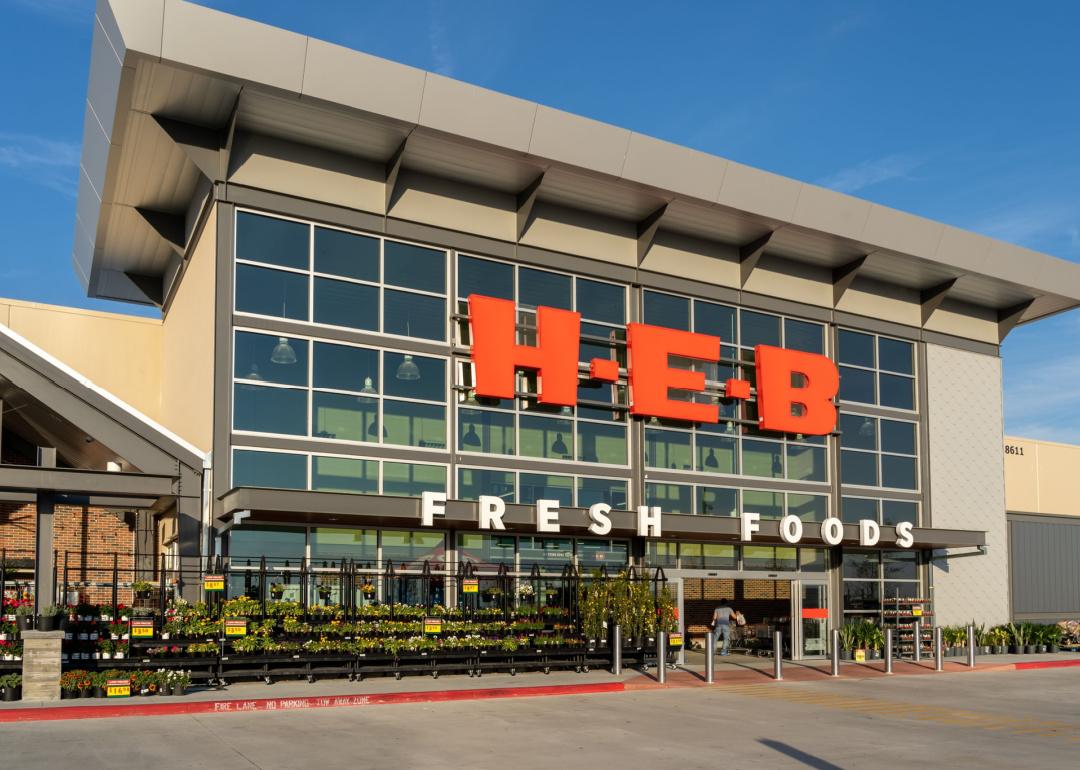 H-E-B Supermarket Exterior