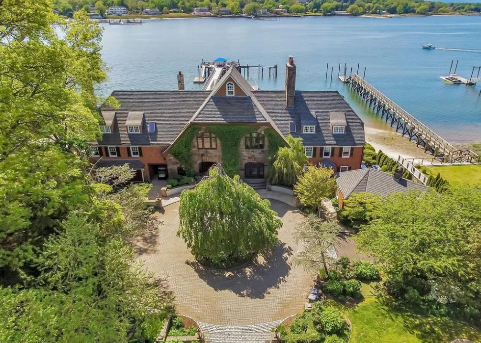 Best places to retire in New York Stacker