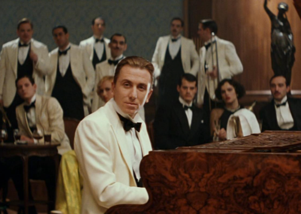 Tim Roth at the piano in a scene from ‘The Legend of 1900’