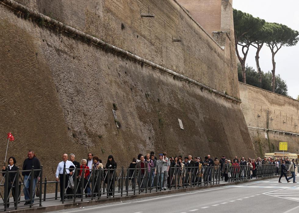 30 Border Walls Around The World Today | Stacker