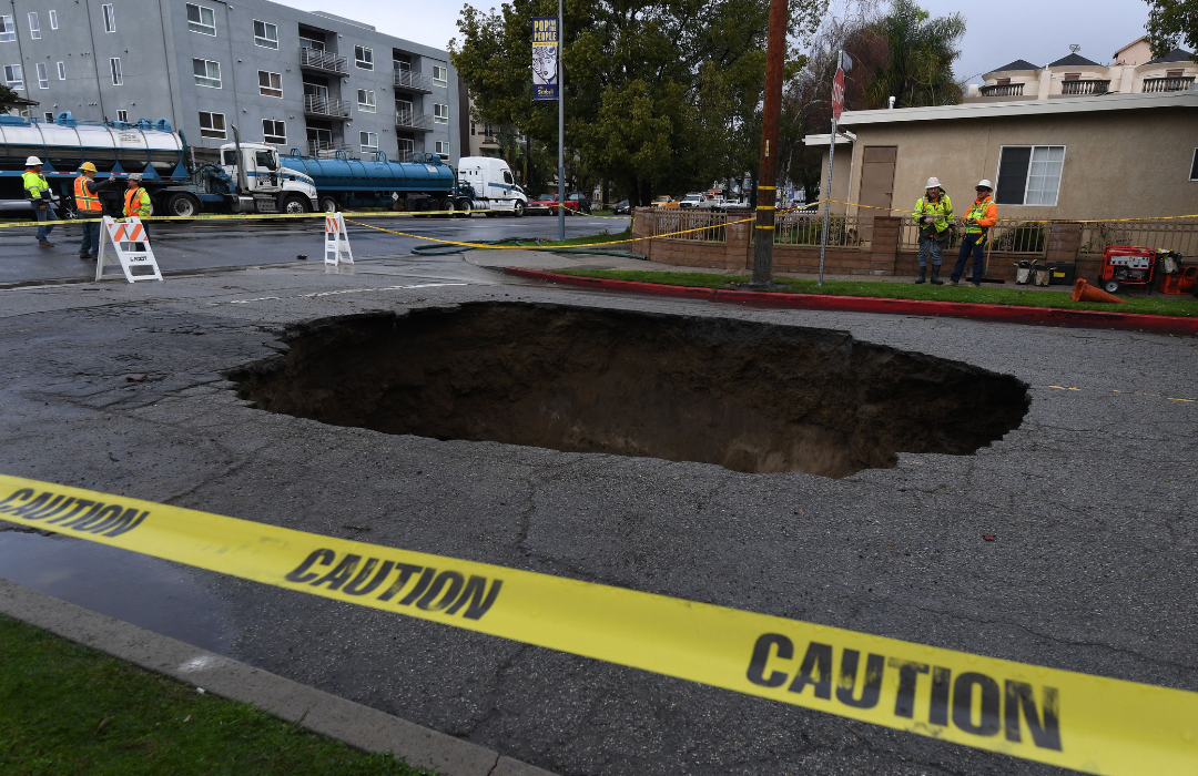 Large 20-foot-deep sinkhole in North Laurel Canyon Blvd, in Los Angeles